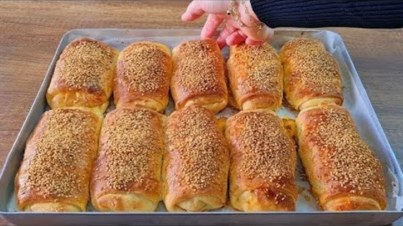 Yumuşacık Kaşar Peynirli Simit Poğaça Tarifi